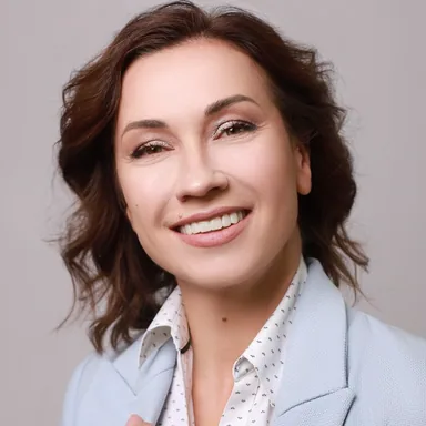 Elena S.